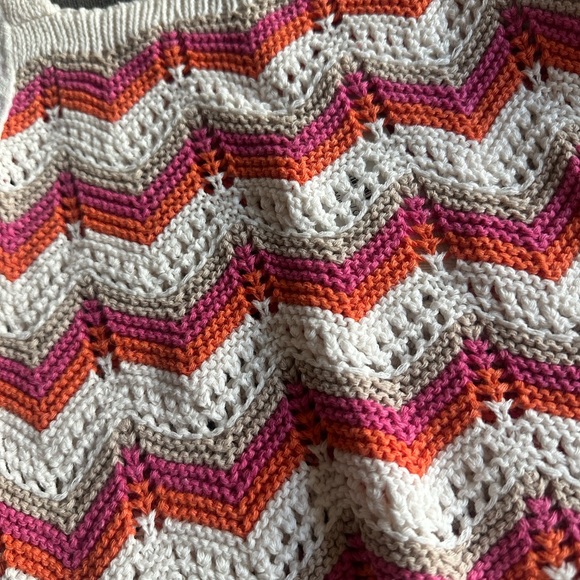 NWT White and Pink Smocked Puff Sleeve Knit Chevron Boutique Blouse - Picture 2 of 3